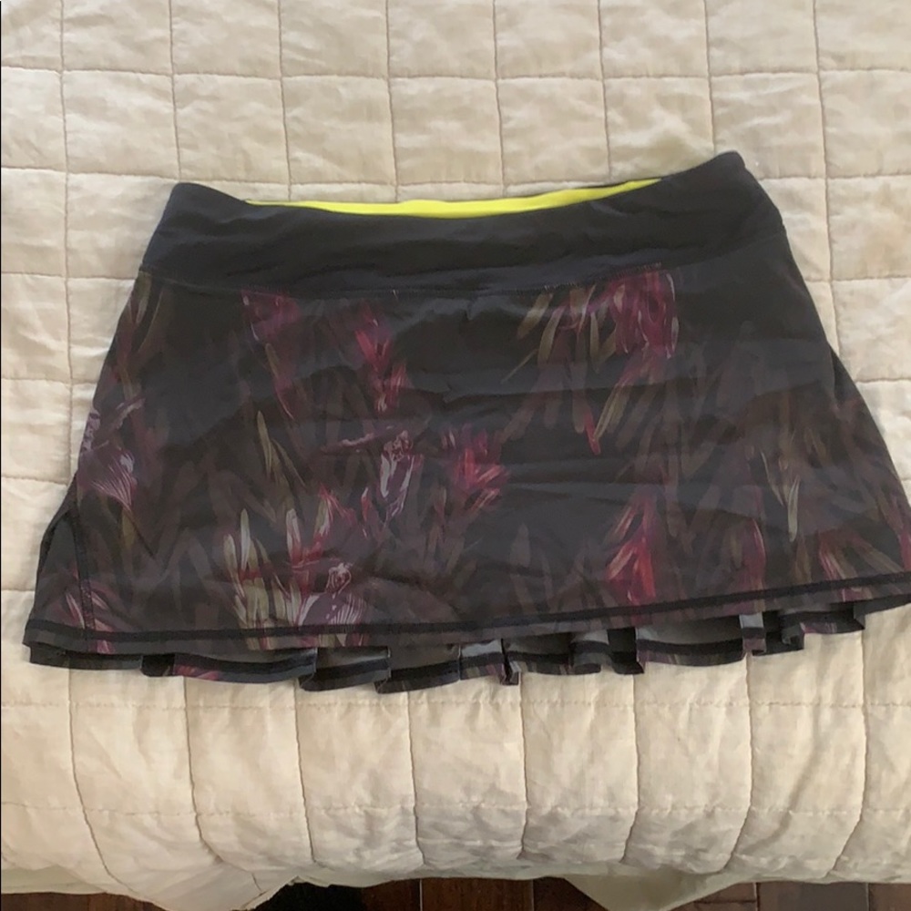 Lululemon pace setter size 8 tennis skirt